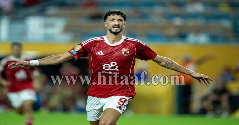 وسام أبو علي مهاجم الأهلي بعد تألقه في كأس العالم للأندية وسط عروض أمريكية واهتمام جماهيري
