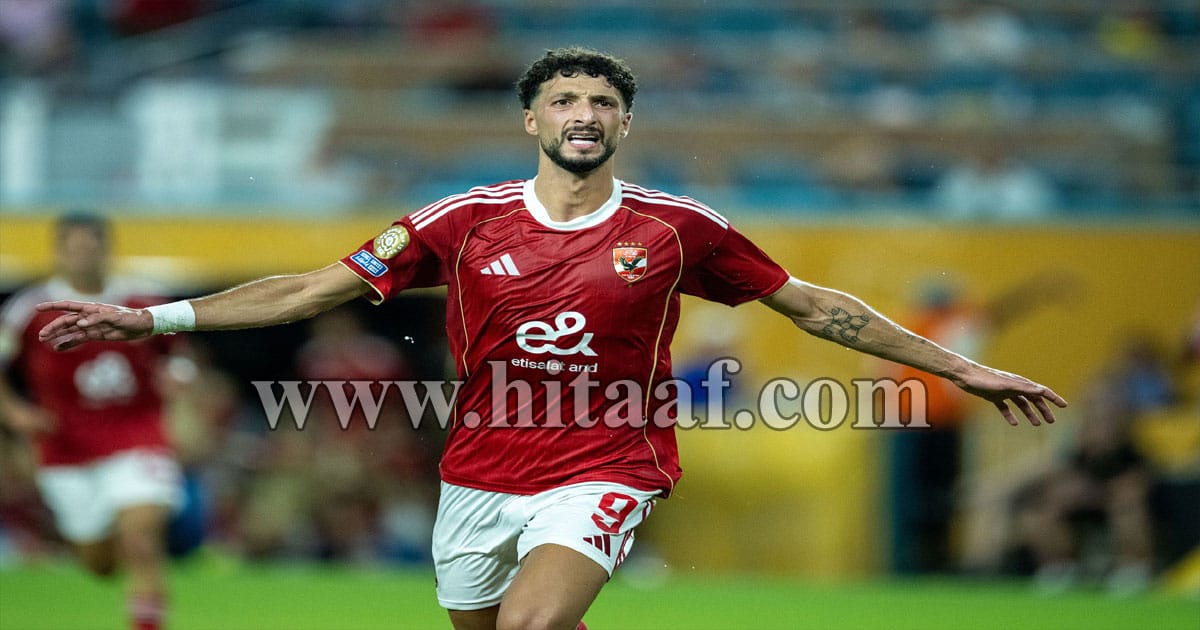 وسام أبو علي مهاجم الأهلي بعد تألقه في كأس العالم للأندية وسط عروض أمريكية واهتمام جماهيري