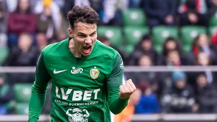 أسد الحملاوي ينتقل إلى الأهلي في صفقة قوية لتعويض رحيل وسام أبو علي خلال سوق الانتقالات الصيفية 2025